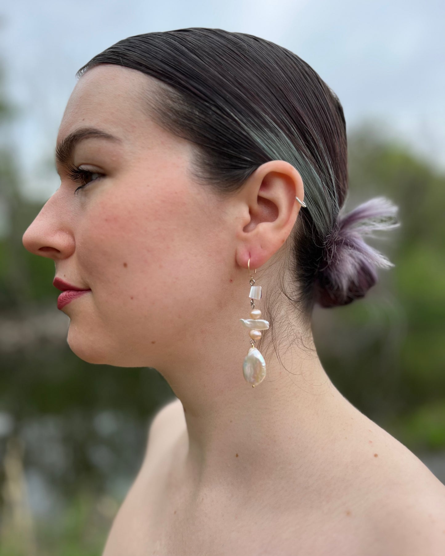 Asymmetrical luminescent drops