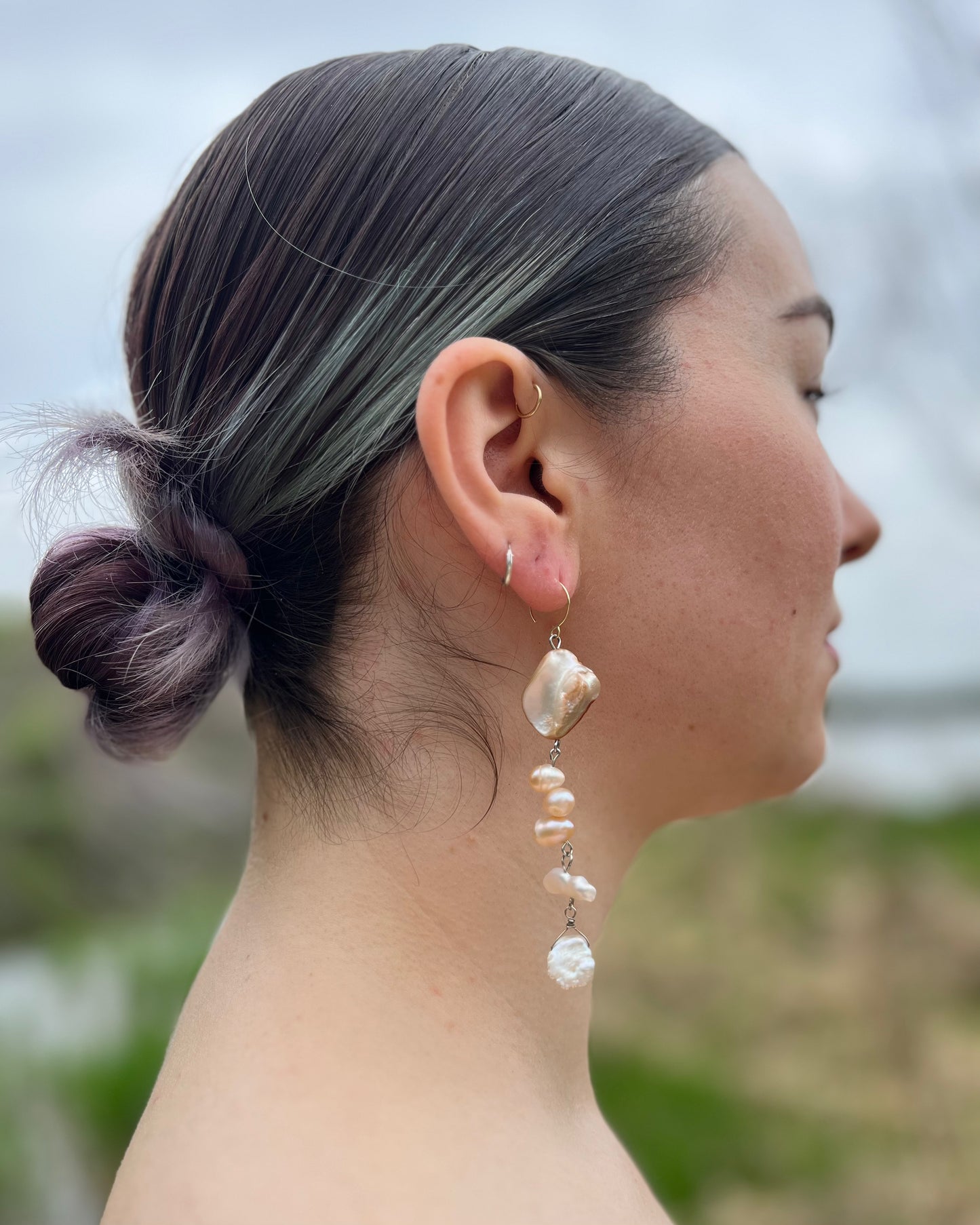 Asymmetrical luminescent drops